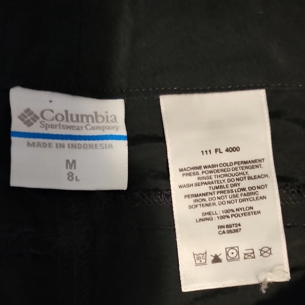Columbia Women's Black Cargo Shorts In 8L - Picture 2 of 7